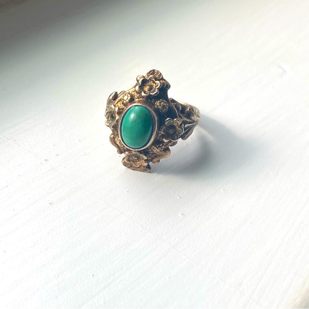 Sterling and green stone ring - Picture 3 of 11